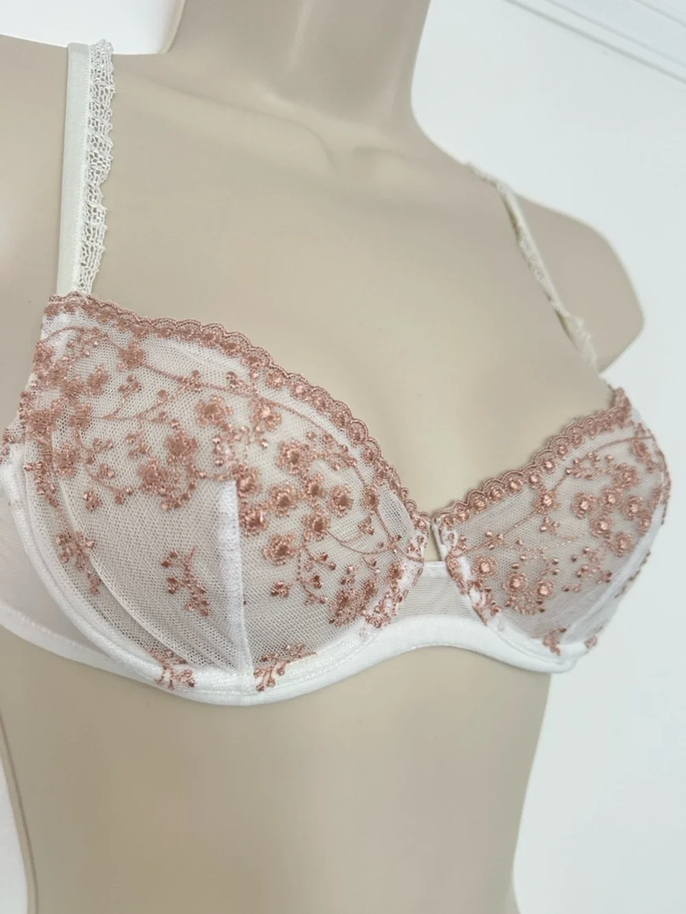 La Perla White and Brown Floral Lace Bra